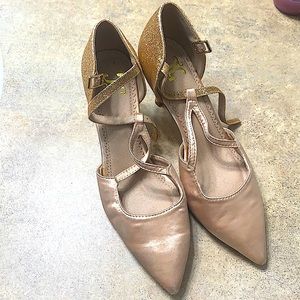 Beautiful gentle used rose gold highheels